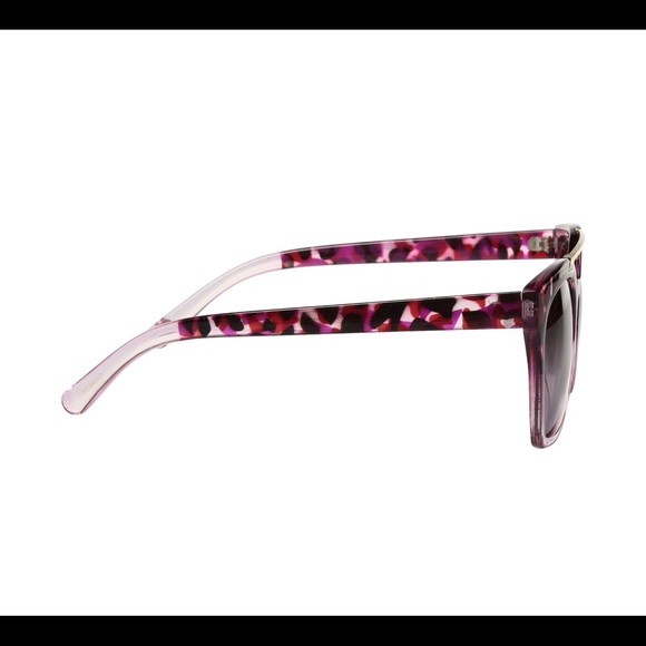 Betsey Johnson Retro Look Sunglasses Gradient Lens - Picture 7 of 8